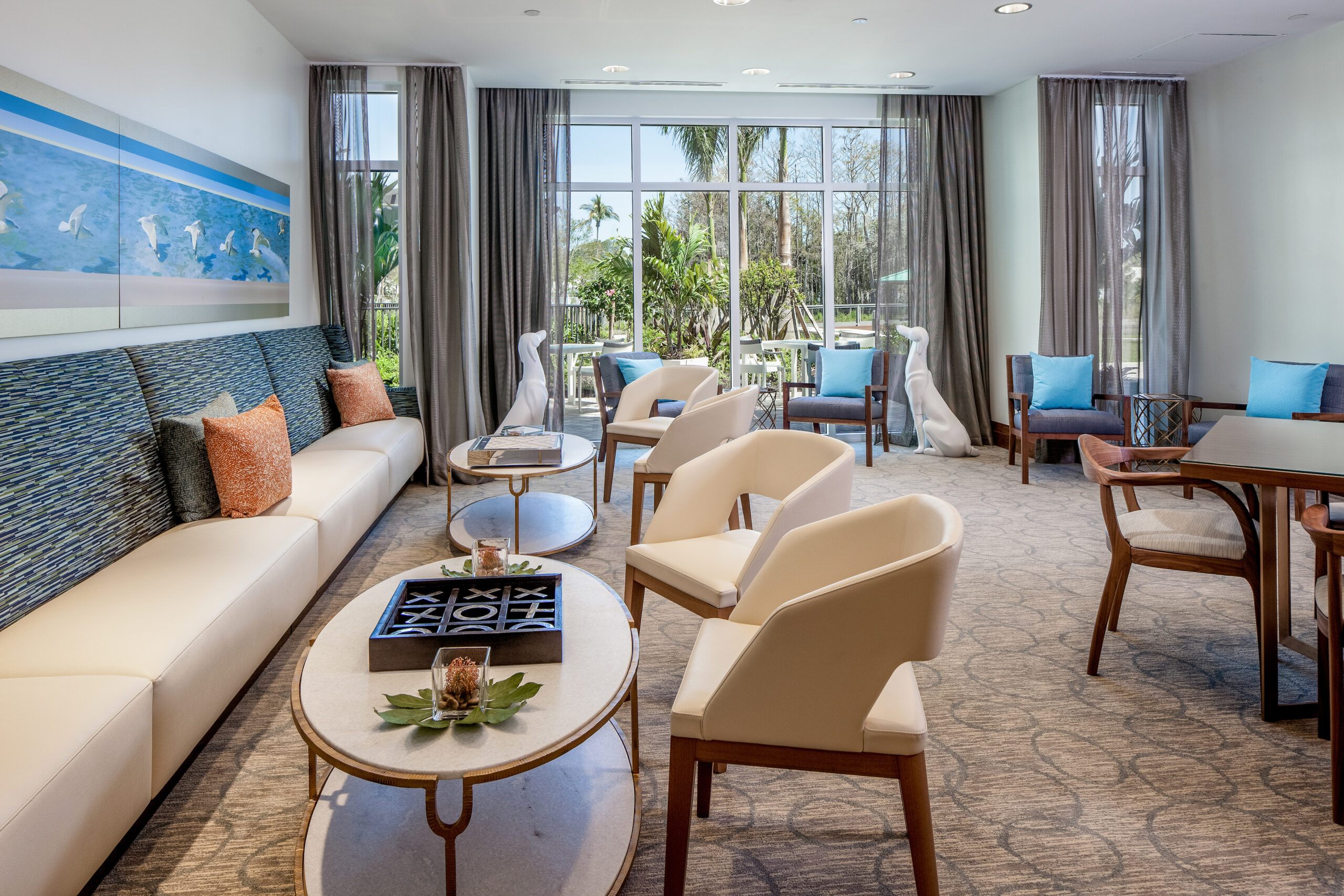 Naples Lounge